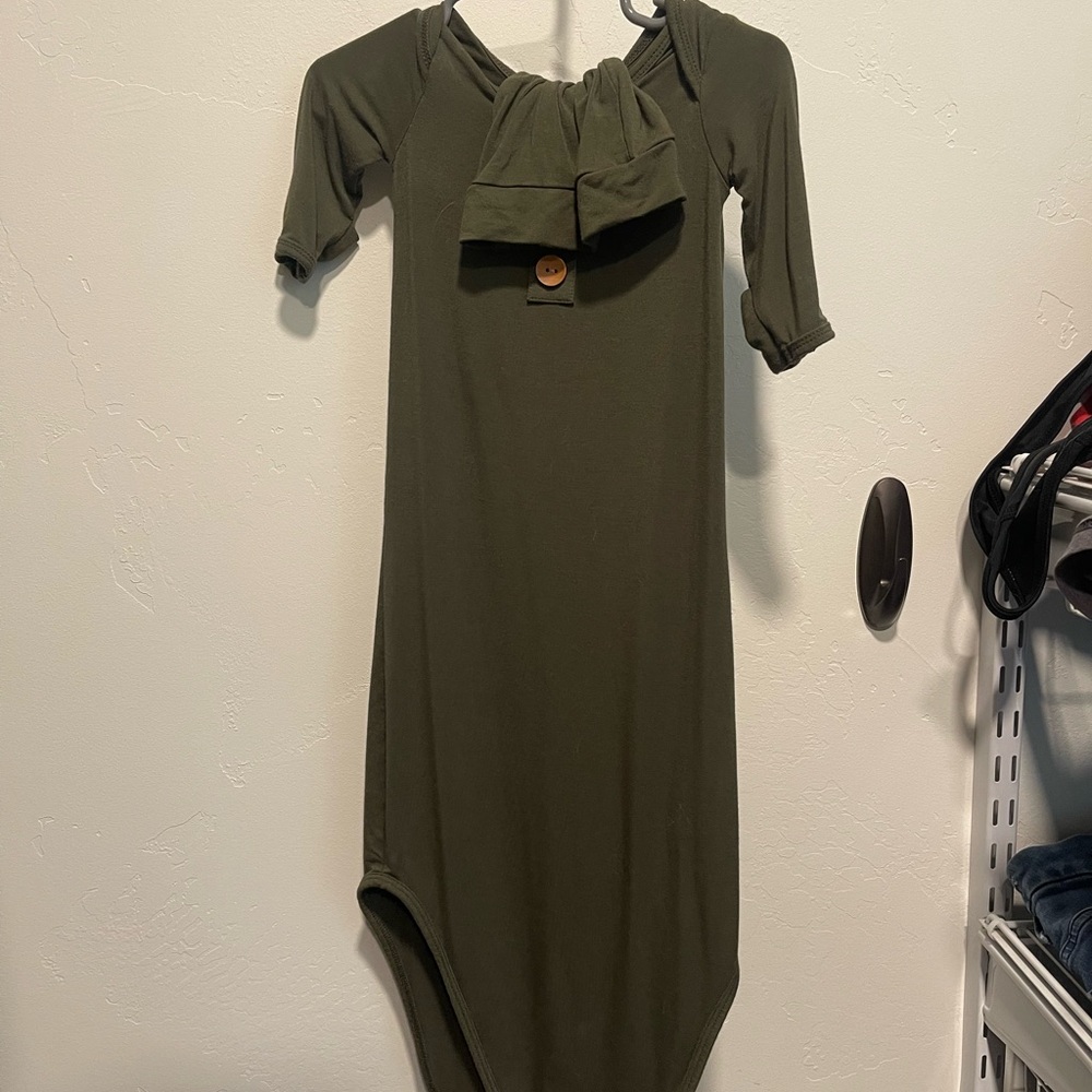 Olive Green Long Sleeve Swaddle (Newborn-3/6MO)